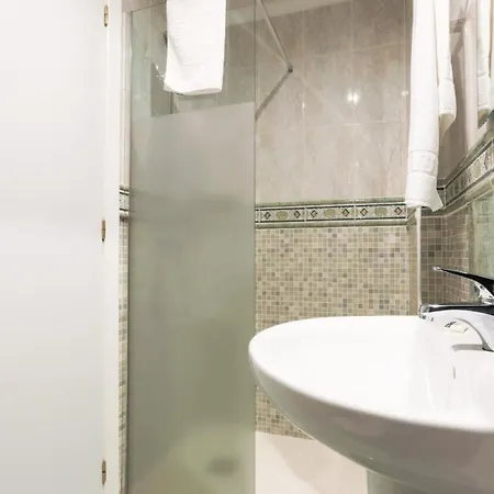 Tuto فندق تورّيفيِخا