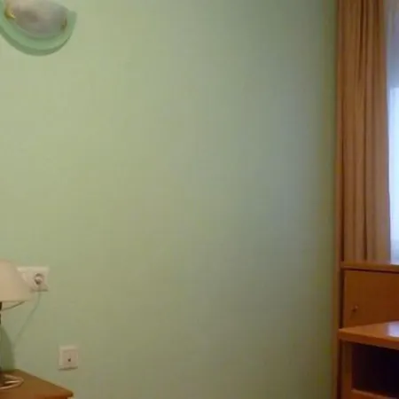Tuto מלון 3*